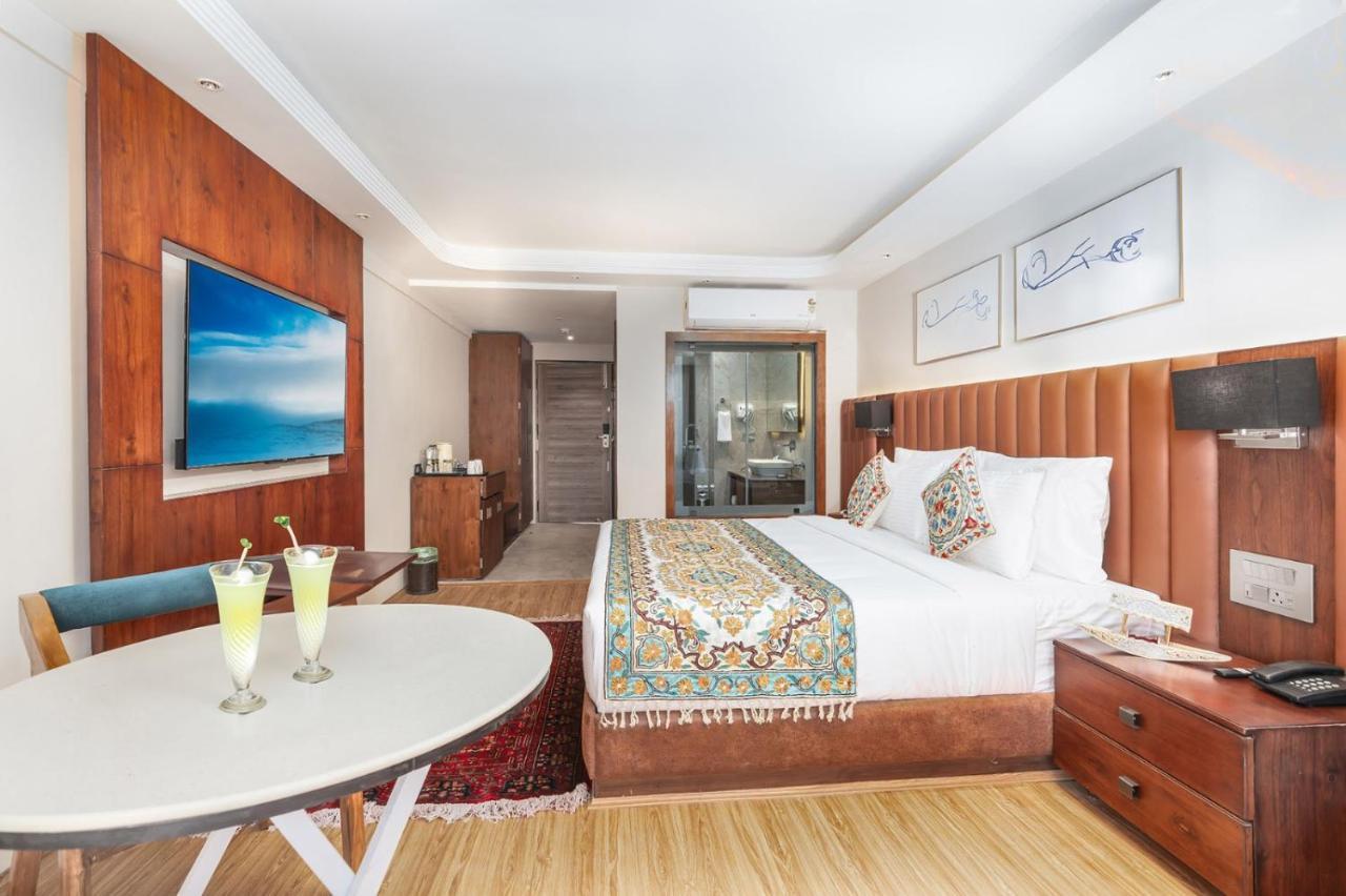 Srīnagar Hotel 11 Boulevard מראה חיצוני תמונה