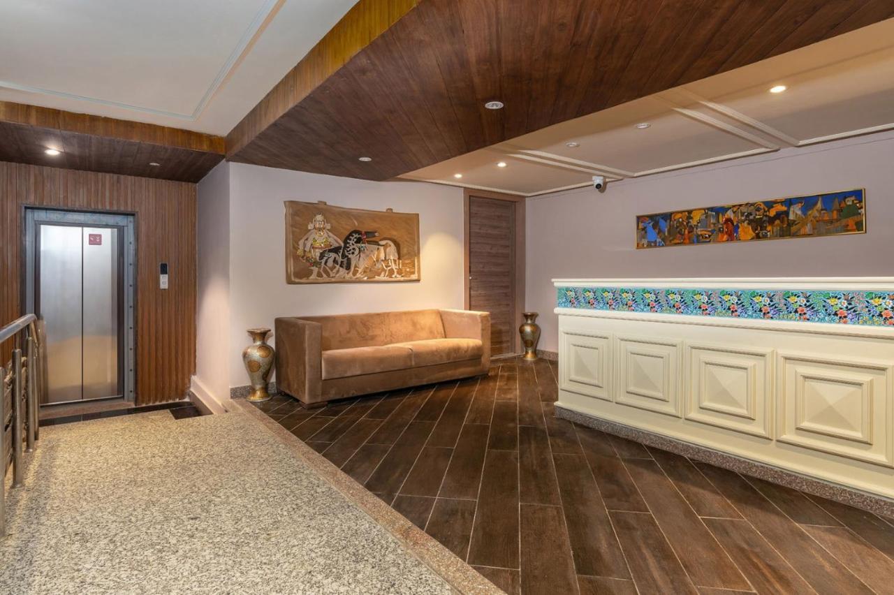 Srīnagar Hotel 11 Boulevard מראה חיצוני תמונה
