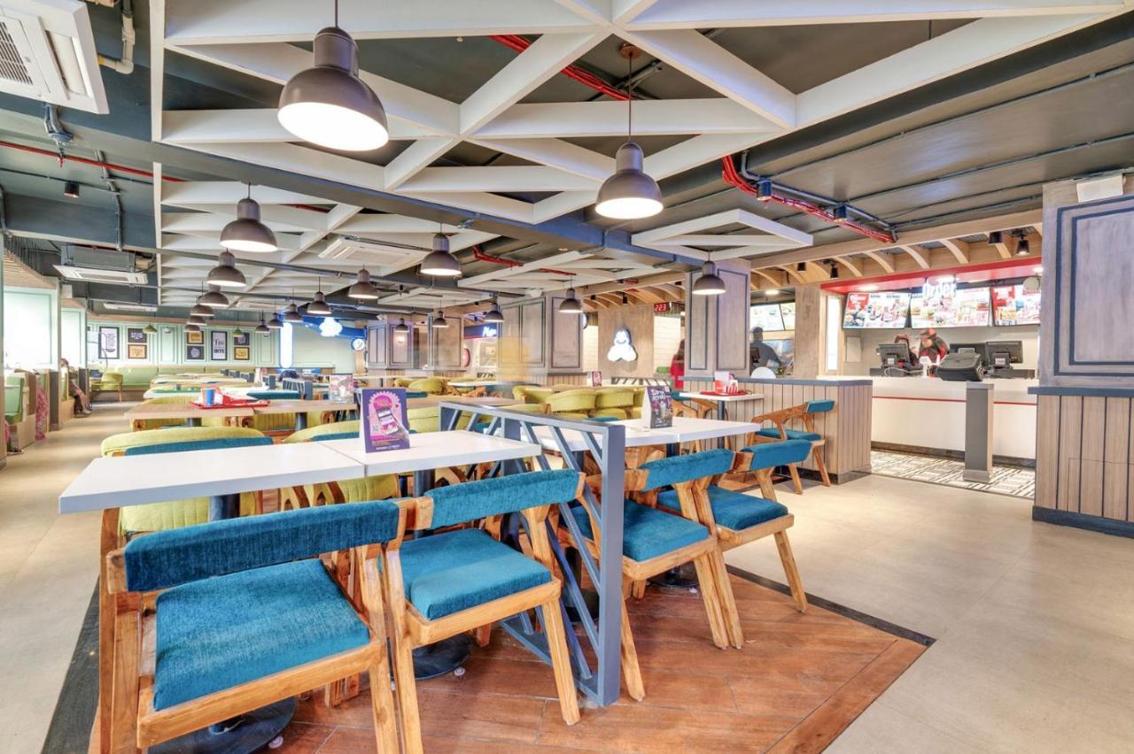 Srīnagar Hotel 11 Boulevard מראה חיצוני תמונה