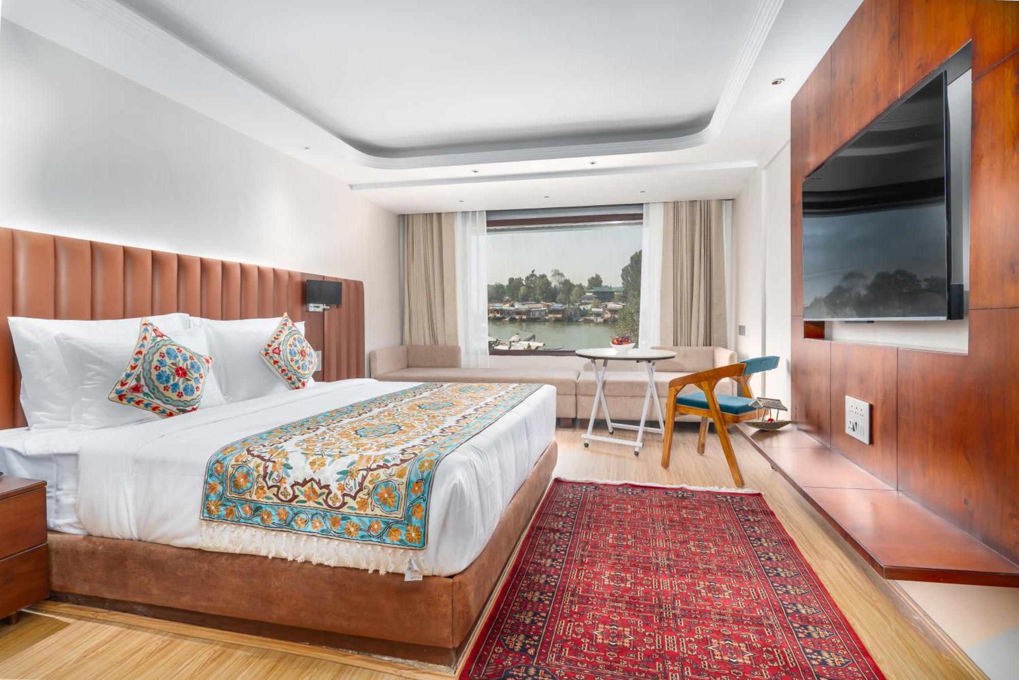 Srīnagar Hotel 11 Boulevard מראה חיצוני תמונה