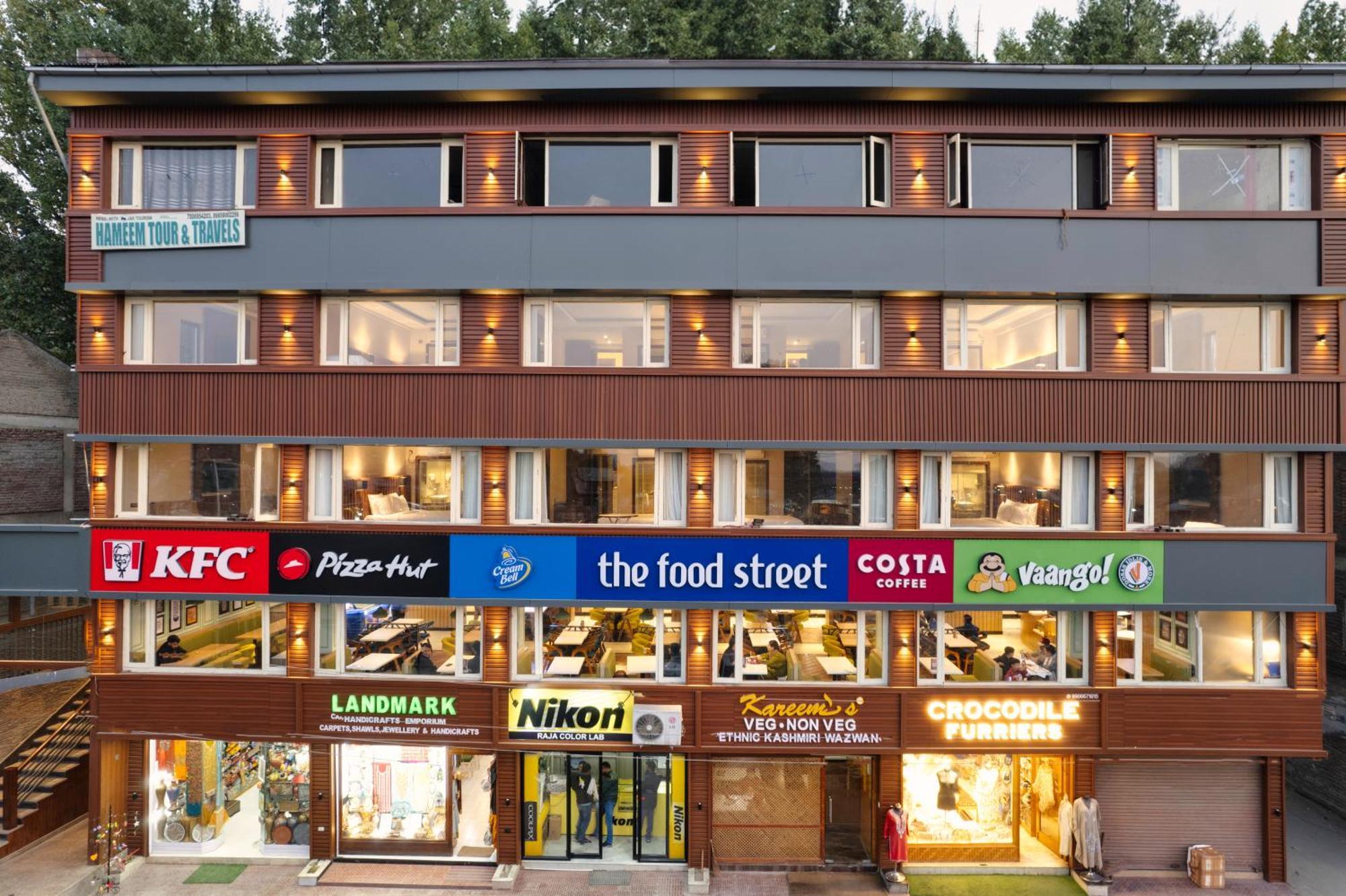 Srīnagar Hotel 11 Boulevard מראה חיצוני תמונה